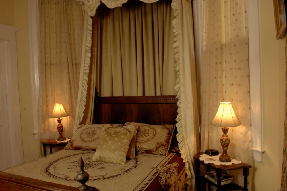 Bisland House Bed And Breakfast Натчез Экстерьер фото
